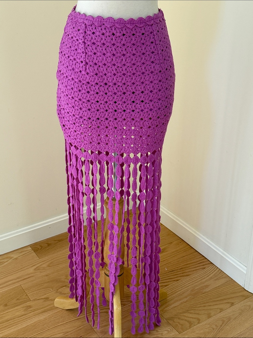 Elie pink crochet cactus fringe skirt by sailor . - Picture 2 of 11
